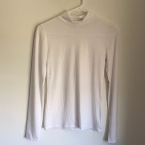 Long sleeve white tee